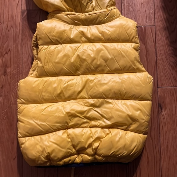 Sprout | toddler puffer style vest size 2 yellow hooded jacket - Picture 3 of 7